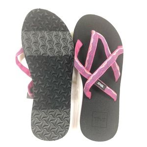 *NWT* TEVA Adjustable Cushioned Women’s Sandals